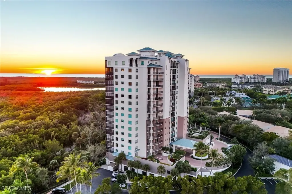 455 Cove Tower Drive Naples FL 34110