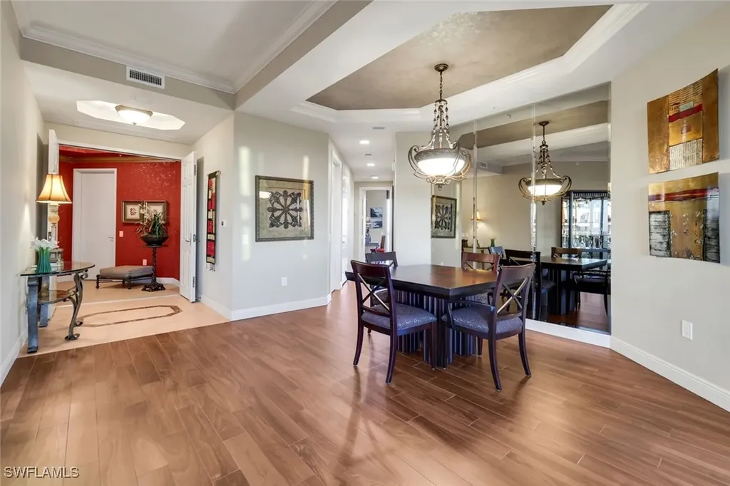 455 Cove Tower Drive Naples FL 34110