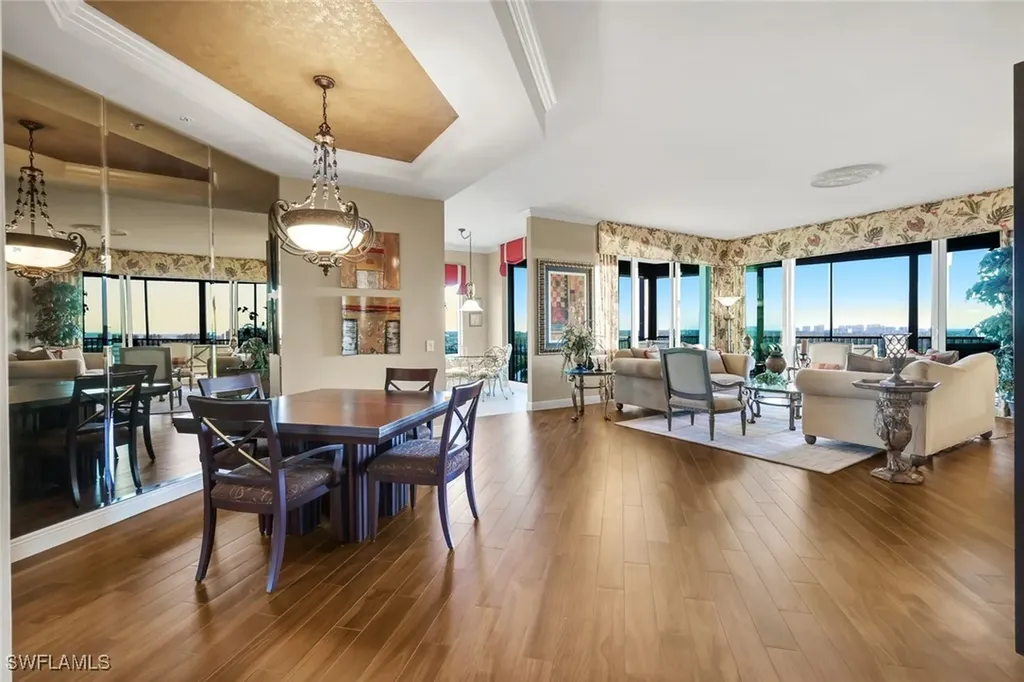 455 Cove Tower Drive Naples FL 34110