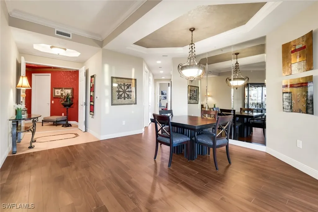 455 Cove Tower Drive Naples FL 34110