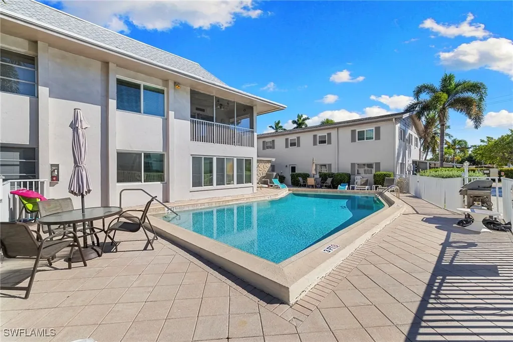 1686 Blue Point Avenue Naples FL 34102