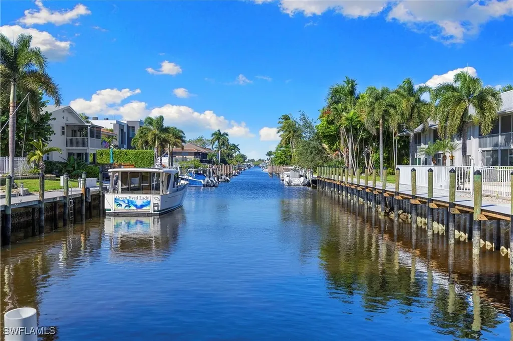 1686 Blue Point Avenue Naples FL 34102