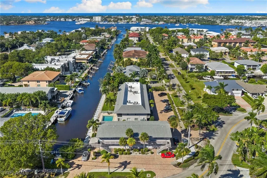 1686 Blue Point Avenue Naples FL 34102