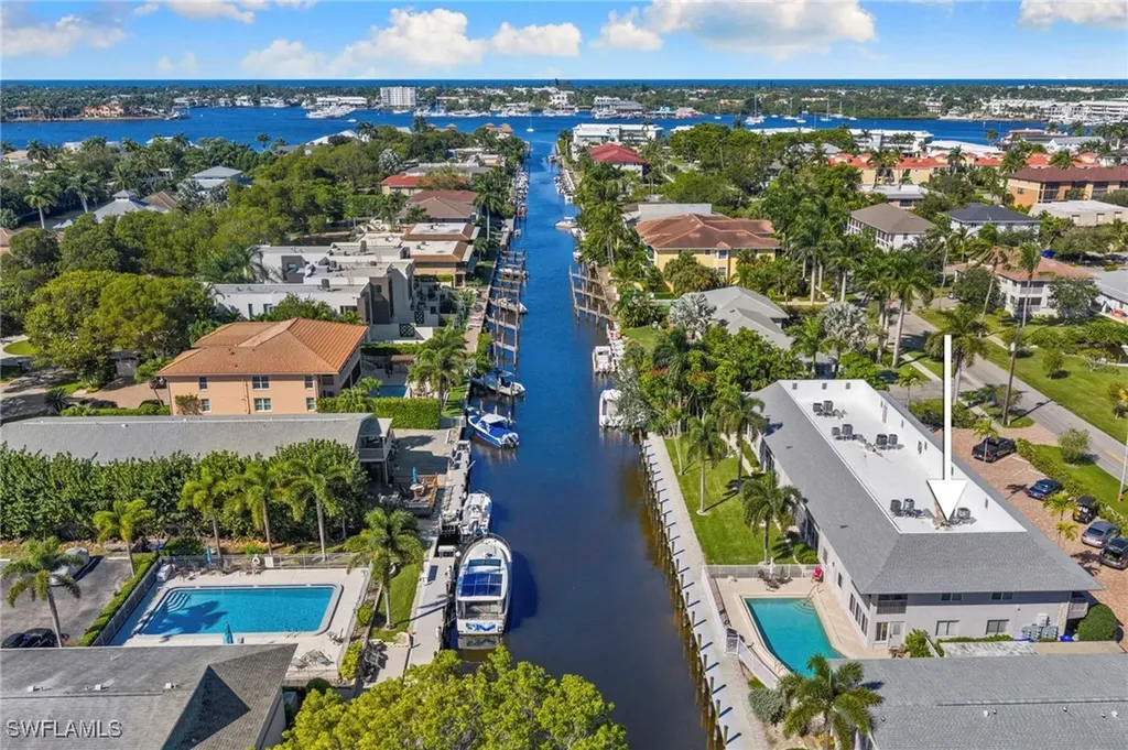 1686 Blue Point Avenue Naples FL 34102