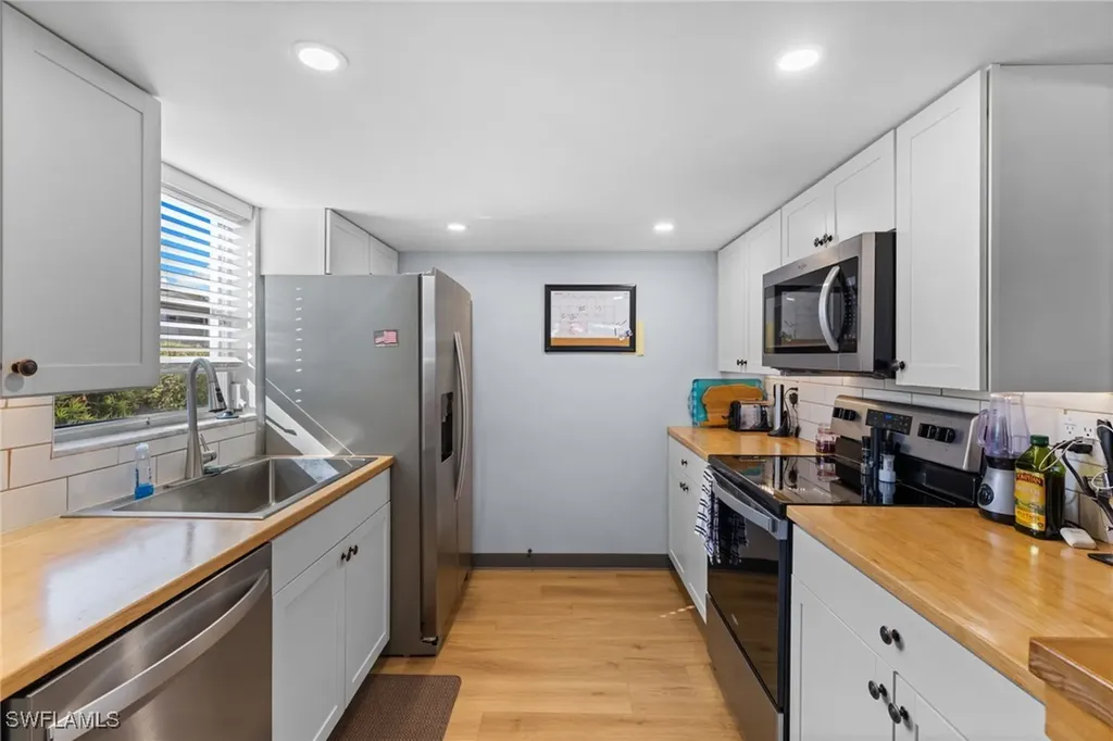 1686 Blue Point Avenue Naples FL 34102