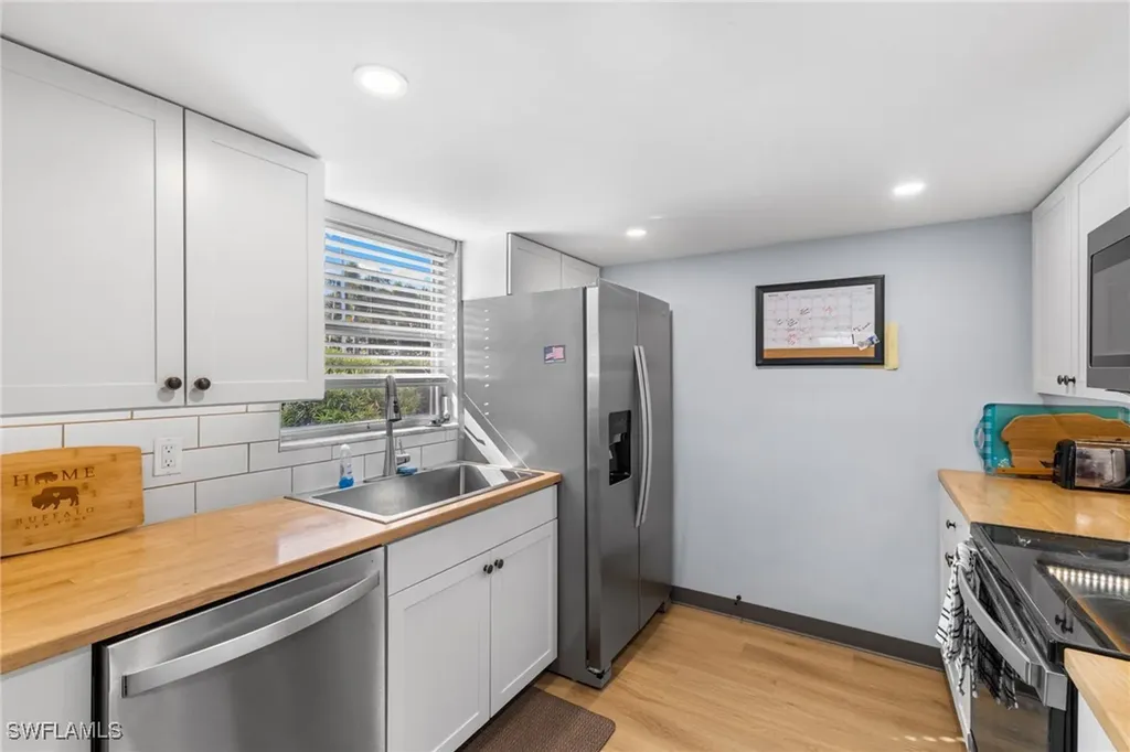 1686 Blue Point Avenue Naples FL 34102