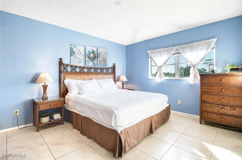 5483 Rattlesnake Hammock Road Naples FL 34113