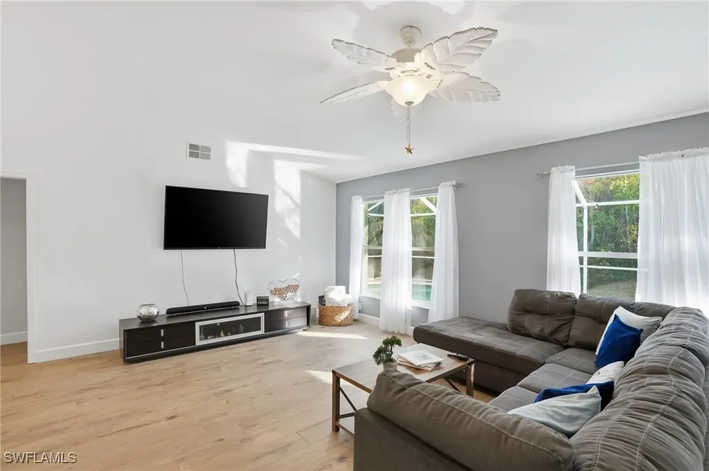 272 Johnnycake Drive Naples FL 34110