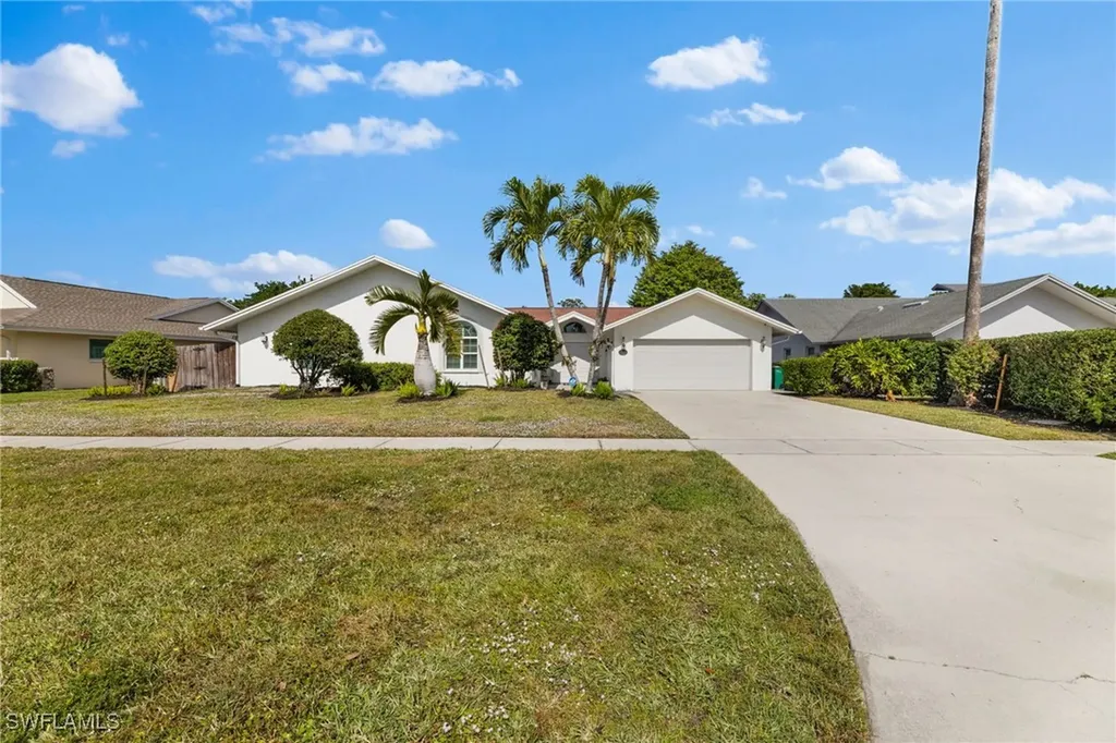 2467 Pine Woods Circle Naples FL 34105