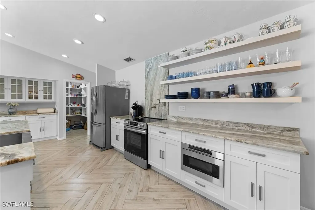 2467 Pine Woods Circle Naples FL 34105