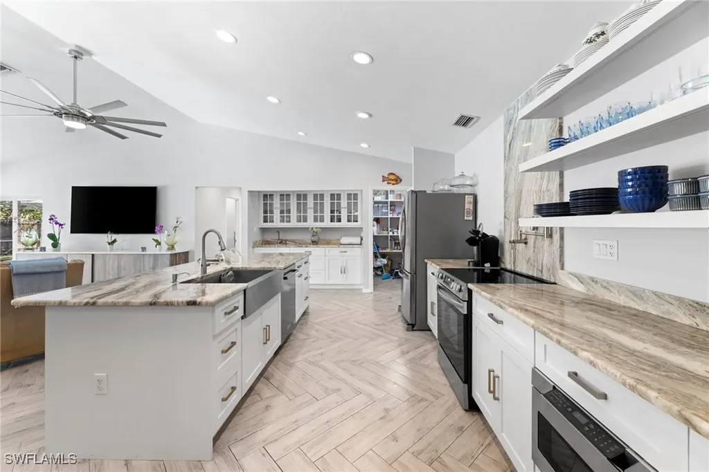 2467 Pine Woods Circle Naples FL 34105