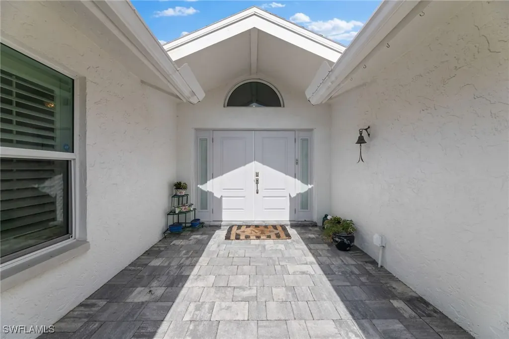 2467 Pine Woods Circle Naples FL 34105
