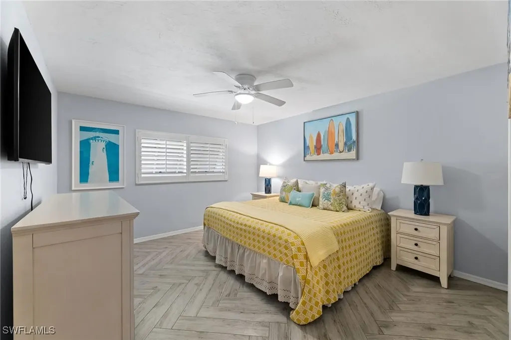 2467 Pine Woods Circle Naples FL 34105
