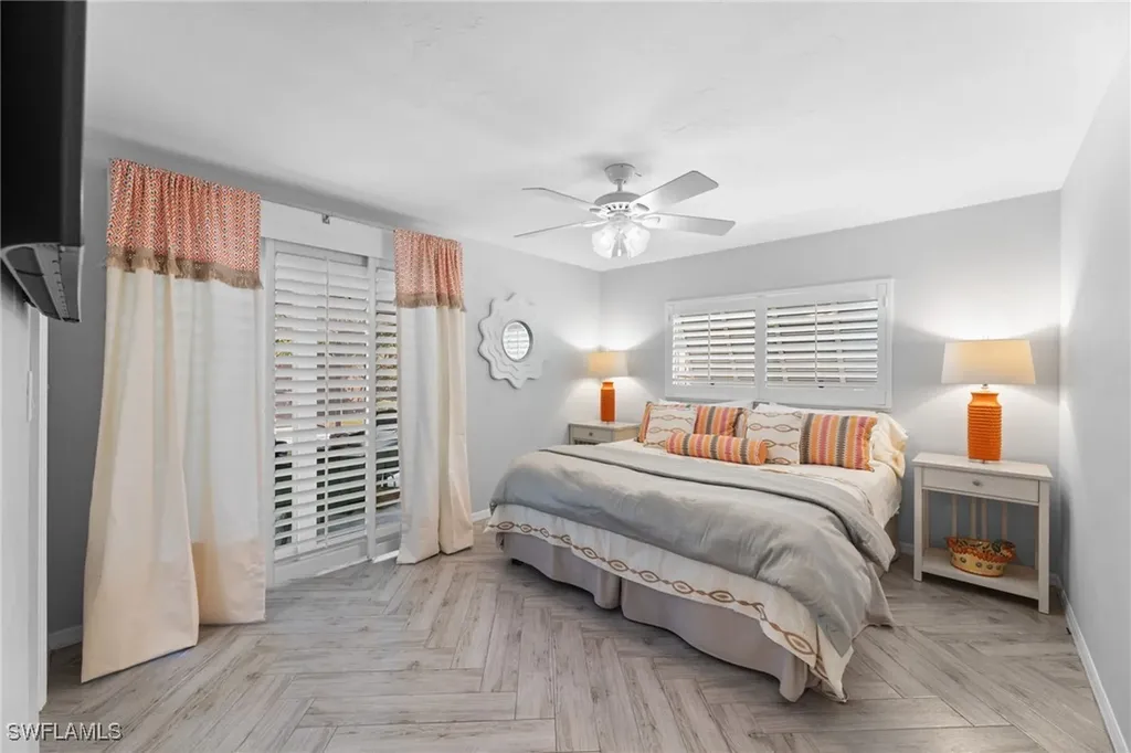 2467 Pine Woods Circle Naples FL 34105