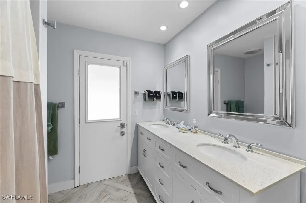 2467 Pine Woods Circle Naples FL 34105