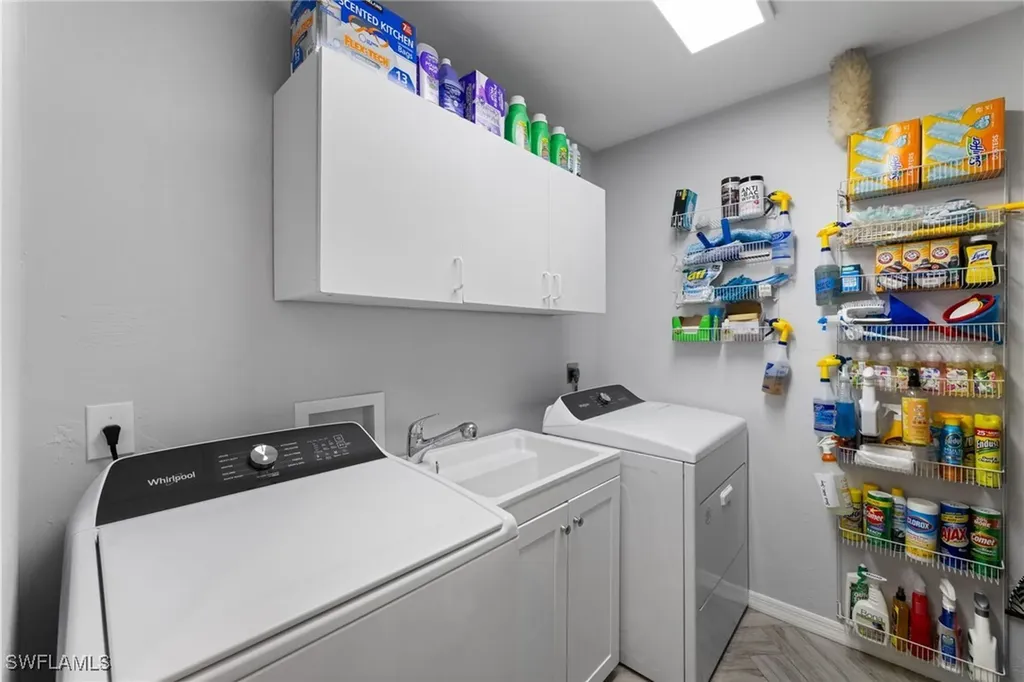 2467 Pine Woods Circle Naples FL 34105