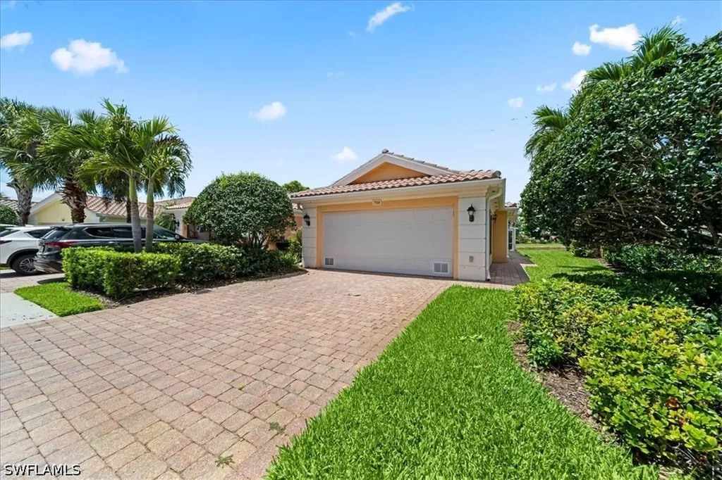 7558 Rozzini Lane Naples FL 34114