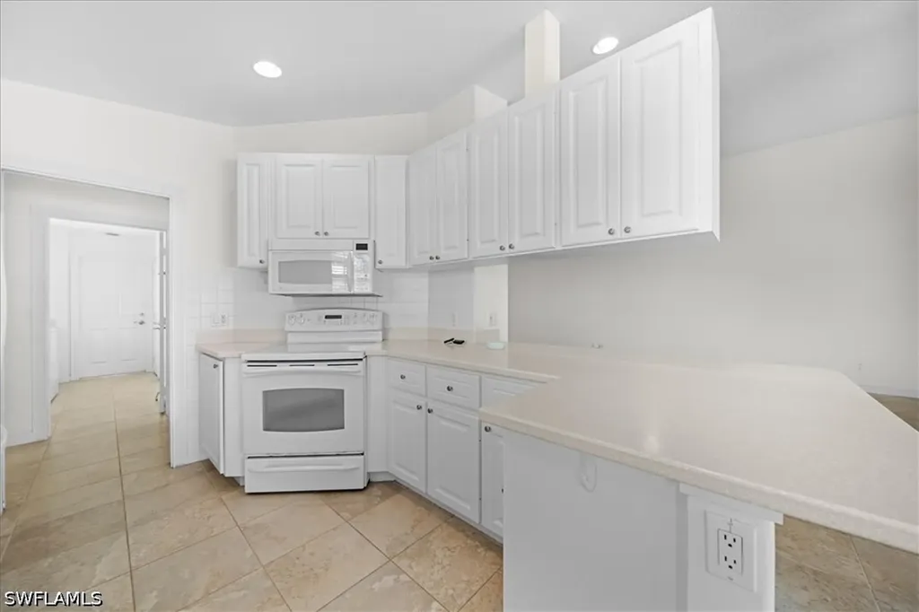 7558 Rozzini Lane Naples FL 34114