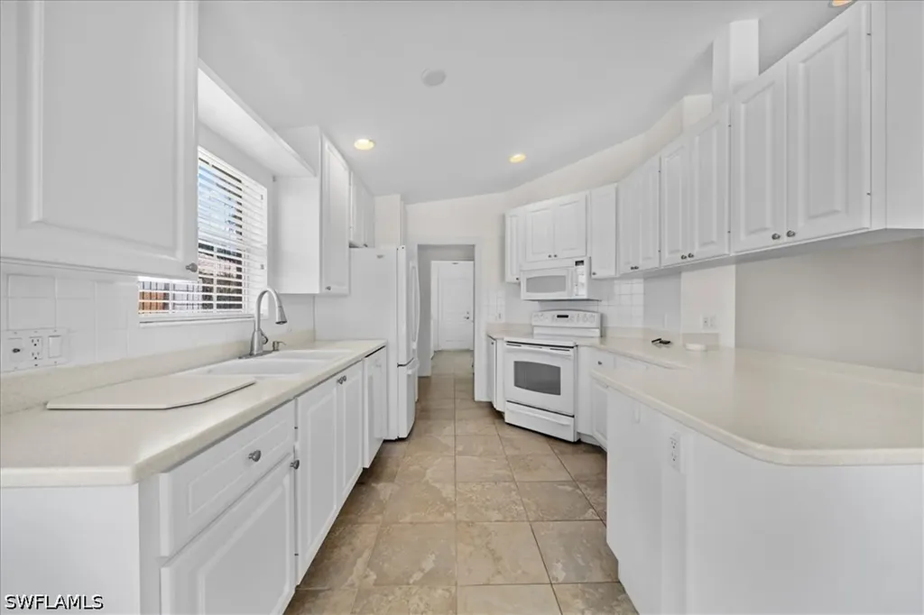 7558 Rozzini Lane Naples FL 34114