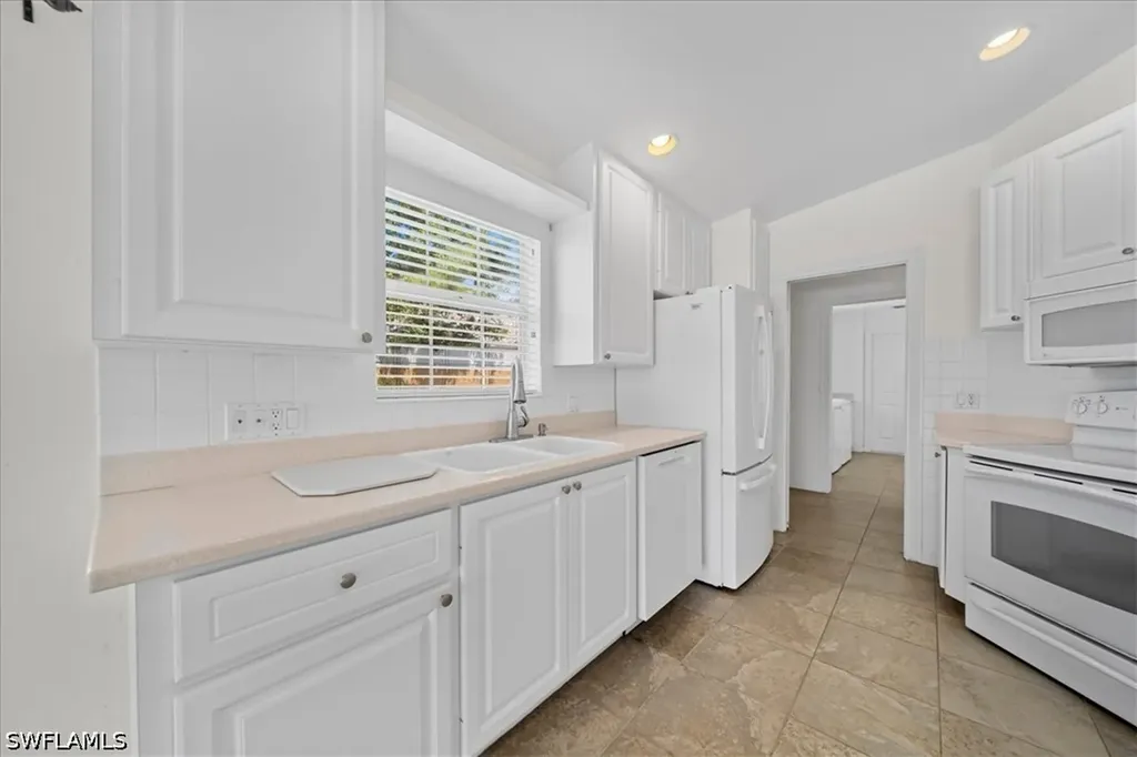 7558 Rozzini Lane Naples FL 34114