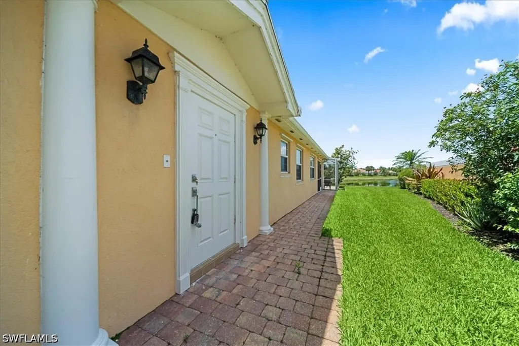 7558 Rozzini Lane Naples FL 34114