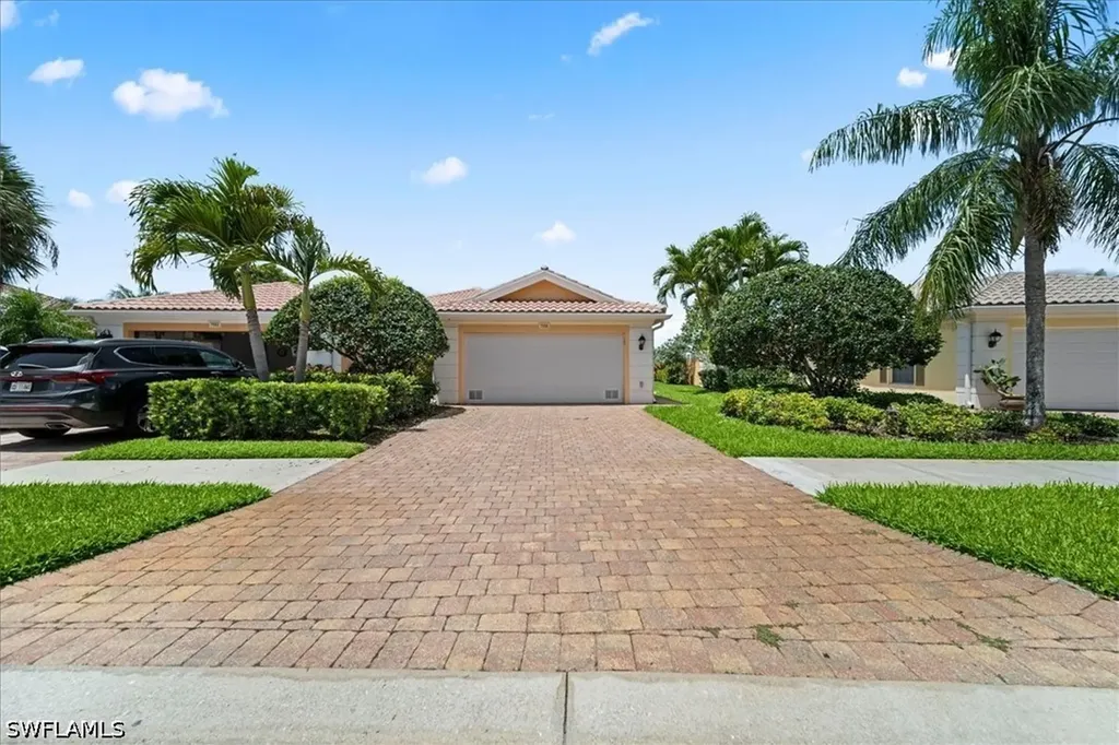 7558 Rozzini Lane Naples FL 34114