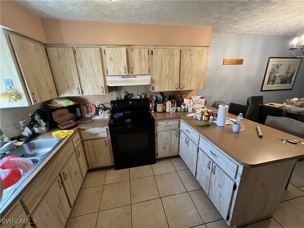 2836 Tropicana Boulevard Naples FL 34116