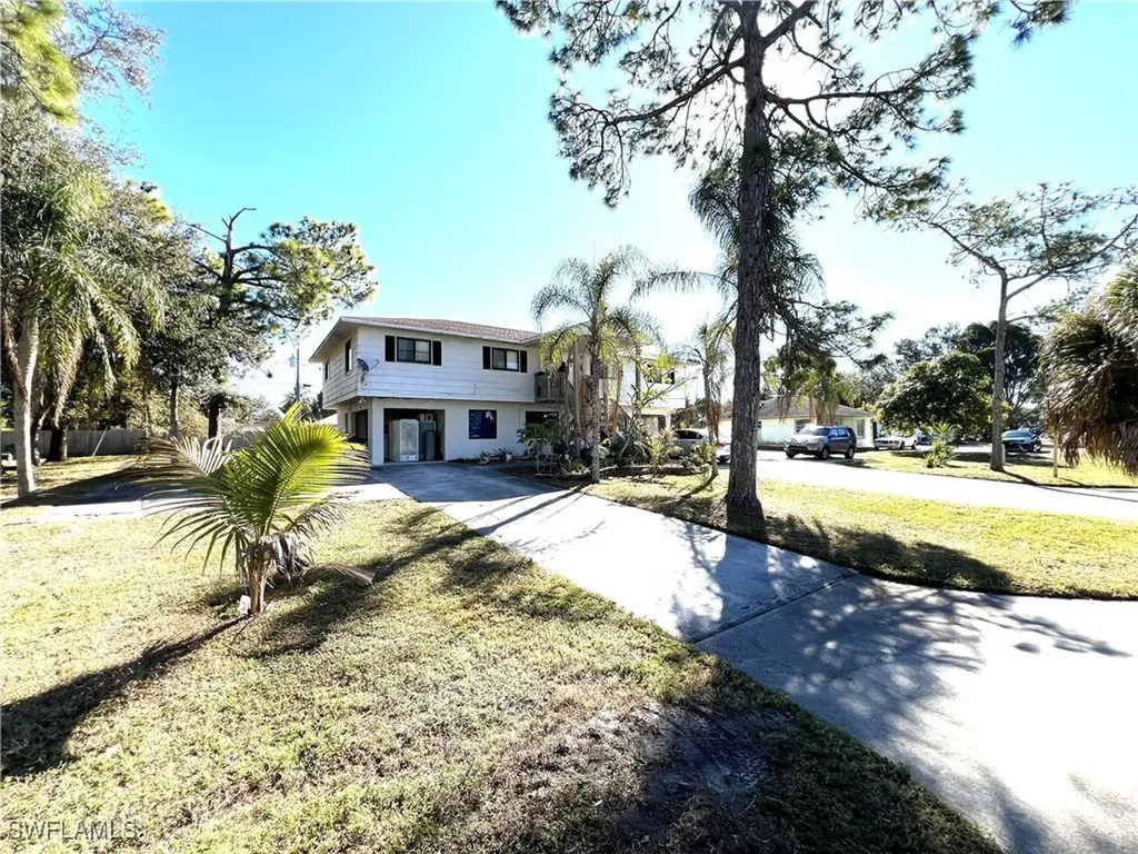 2836 Tropicana Boulevard Naples FL 34116