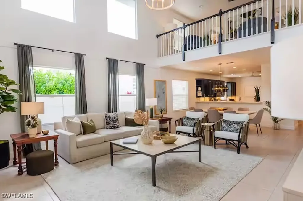 10082 Vanderbilt Drive Naples FL 34108