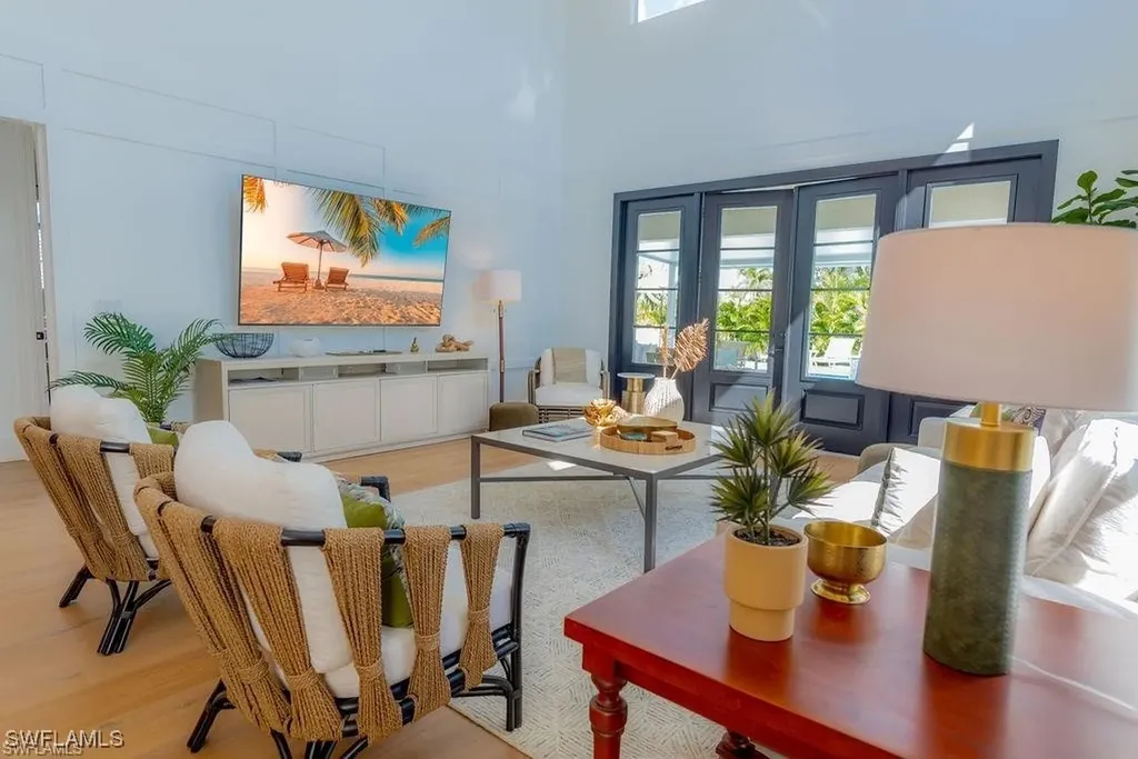 10082 Vanderbilt Drive Naples FL 34108