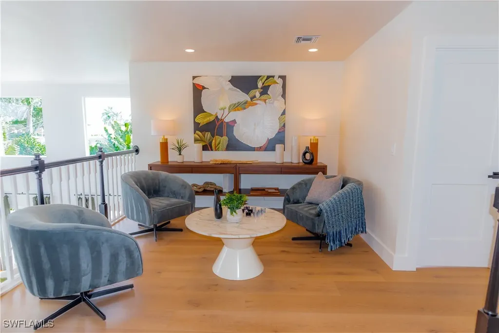 10082 Vanderbilt Drive Naples FL 34108