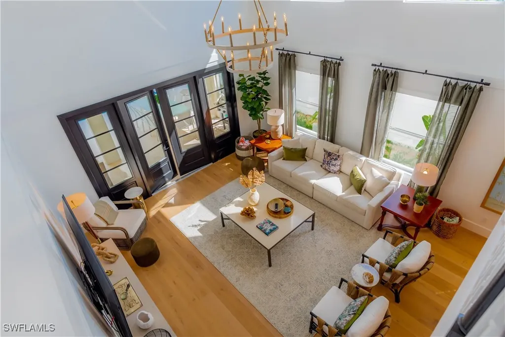10082 Vanderbilt Drive Naples FL 34108
