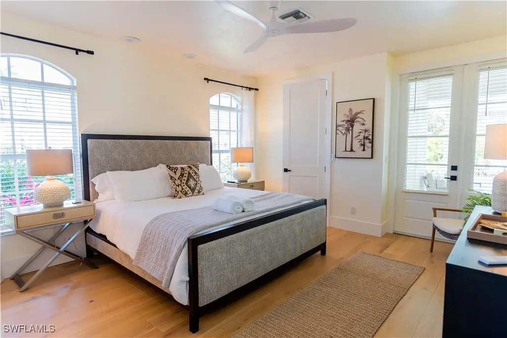 10082 Vanderbilt Drive Naples FL 34108
