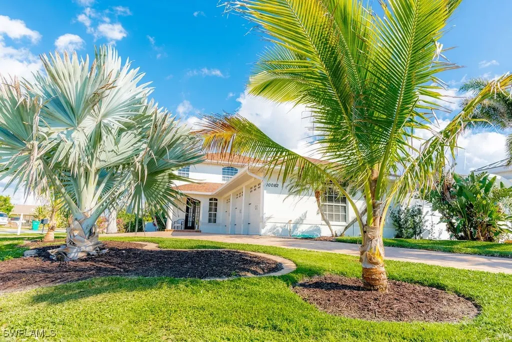 10082 Vanderbilt Drive Naples FL 34108