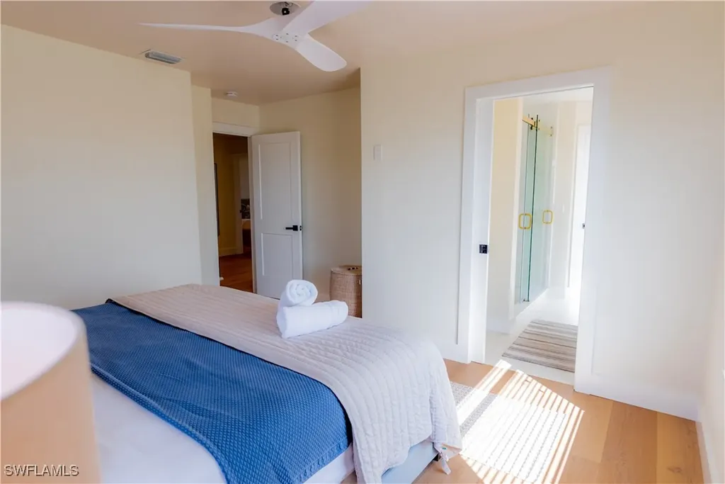 10082 Vanderbilt Drive Naples FL 34108