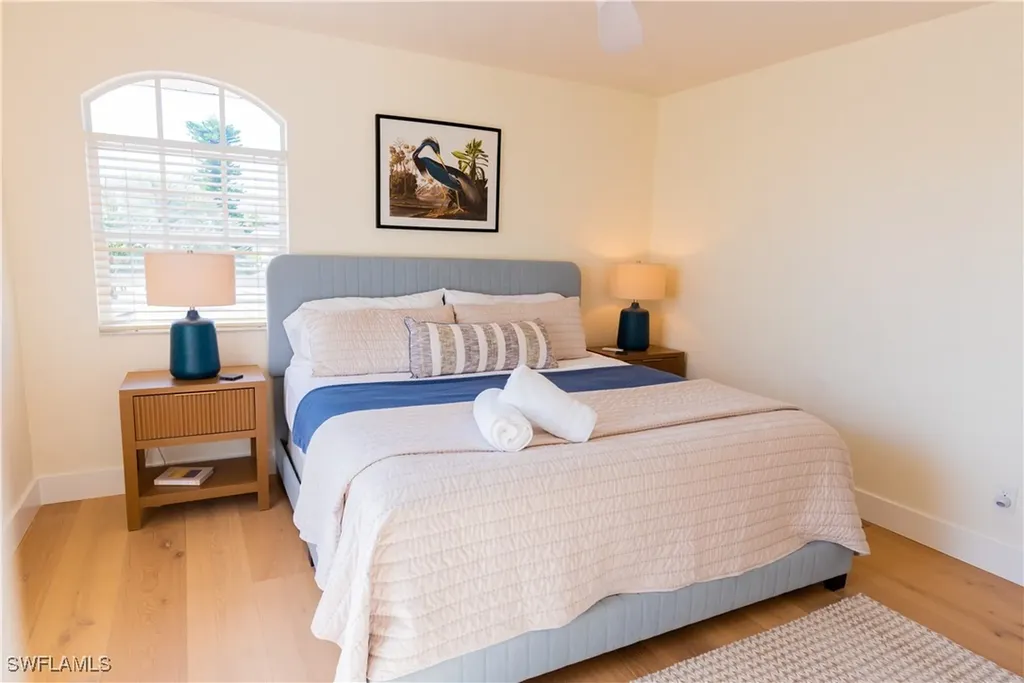 10082 Vanderbilt Drive Naples FL 34108