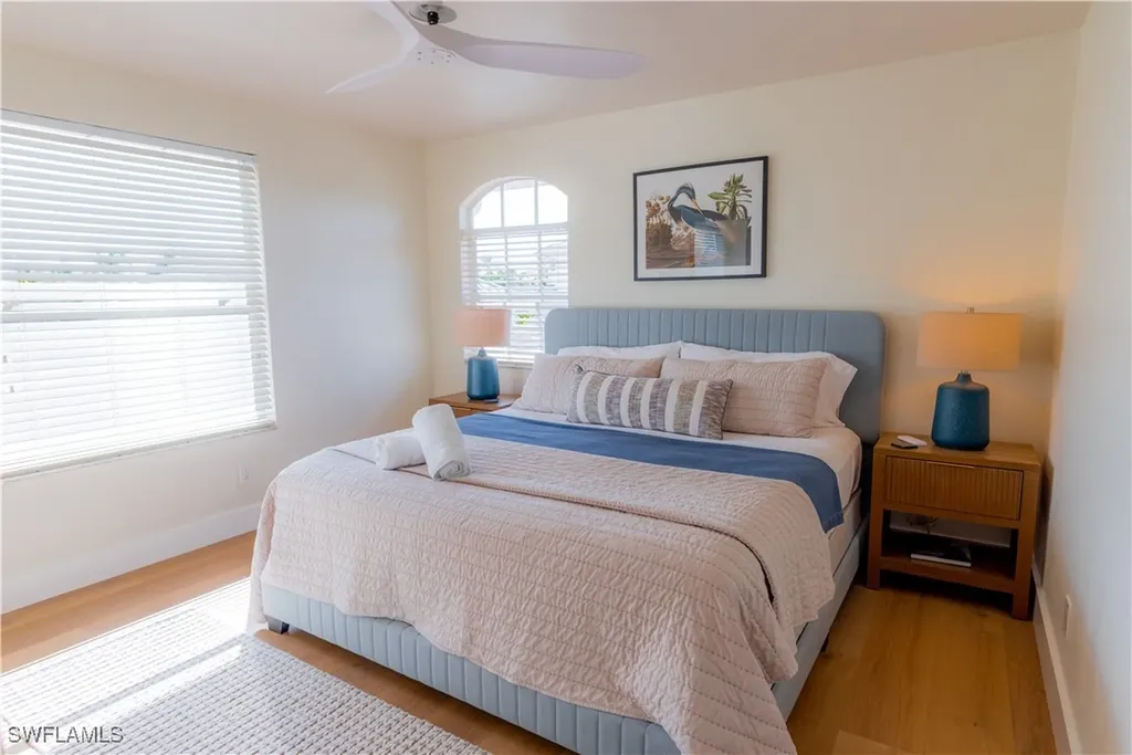 10082 Vanderbilt Drive Naples FL 34108