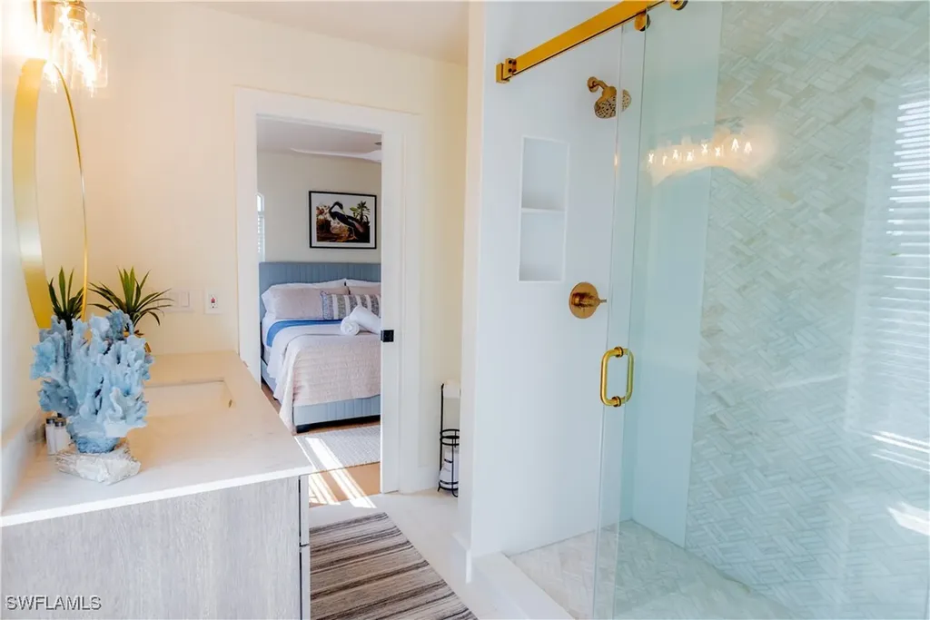 10082 Vanderbilt Drive Naples FL 34108