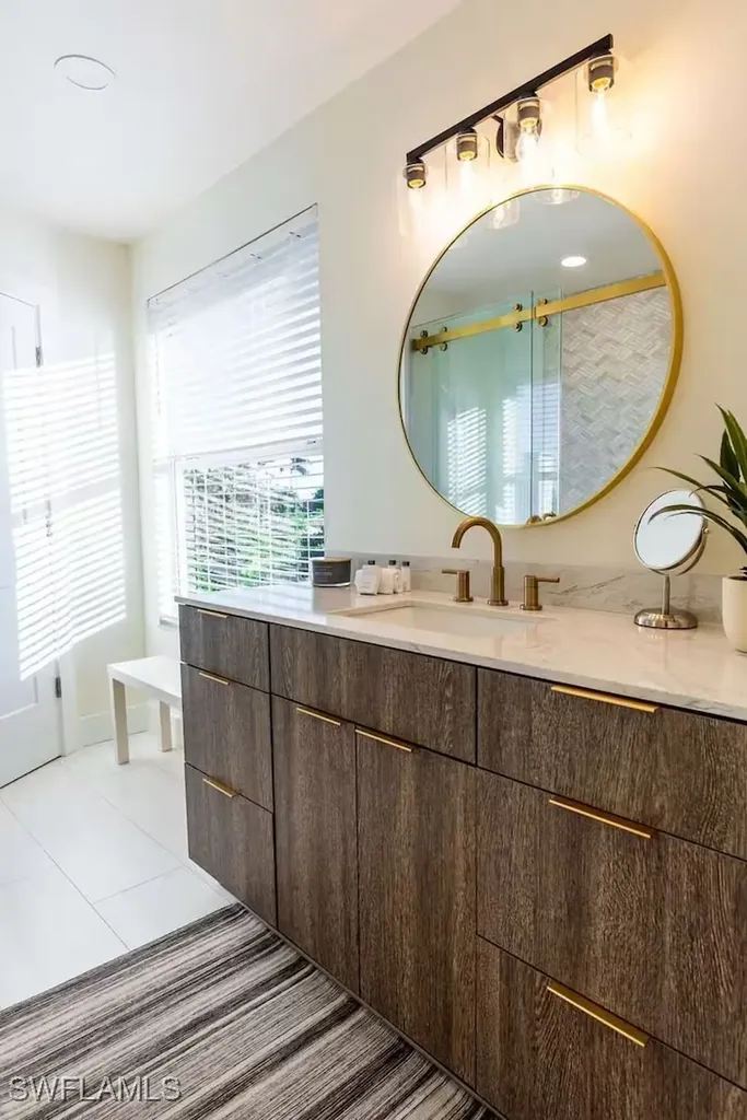 10082 Vanderbilt Drive Naples FL 34108