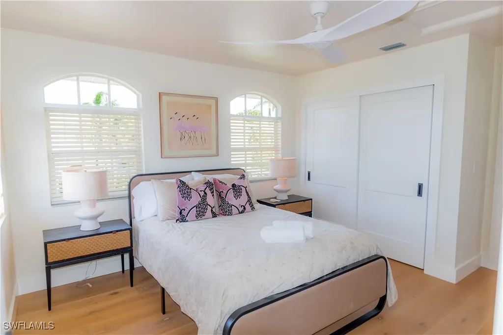 10082 Vanderbilt Drive Naples FL 34108