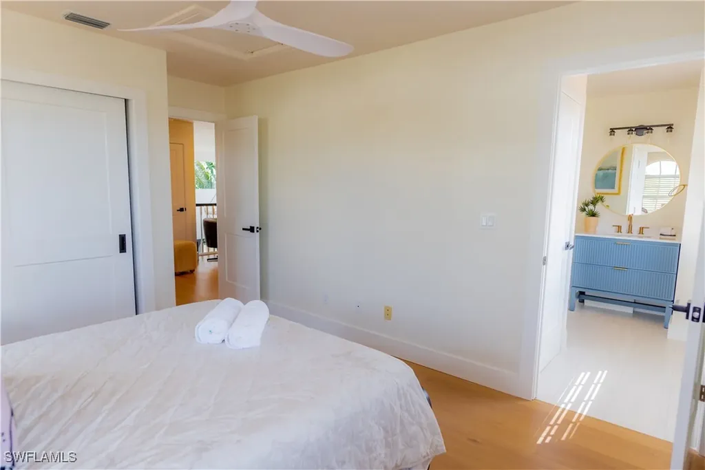 10082 Vanderbilt Drive Naples FL 34108