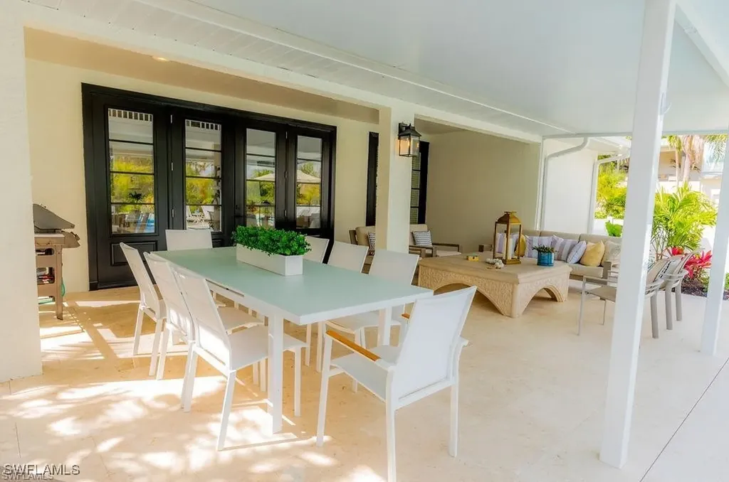 10082 Vanderbilt Drive Naples FL 34108