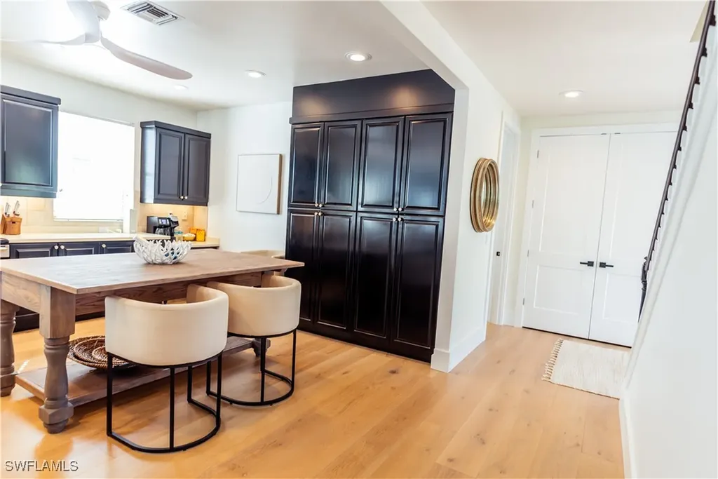 10082 Vanderbilt Drive Naples FL 34108