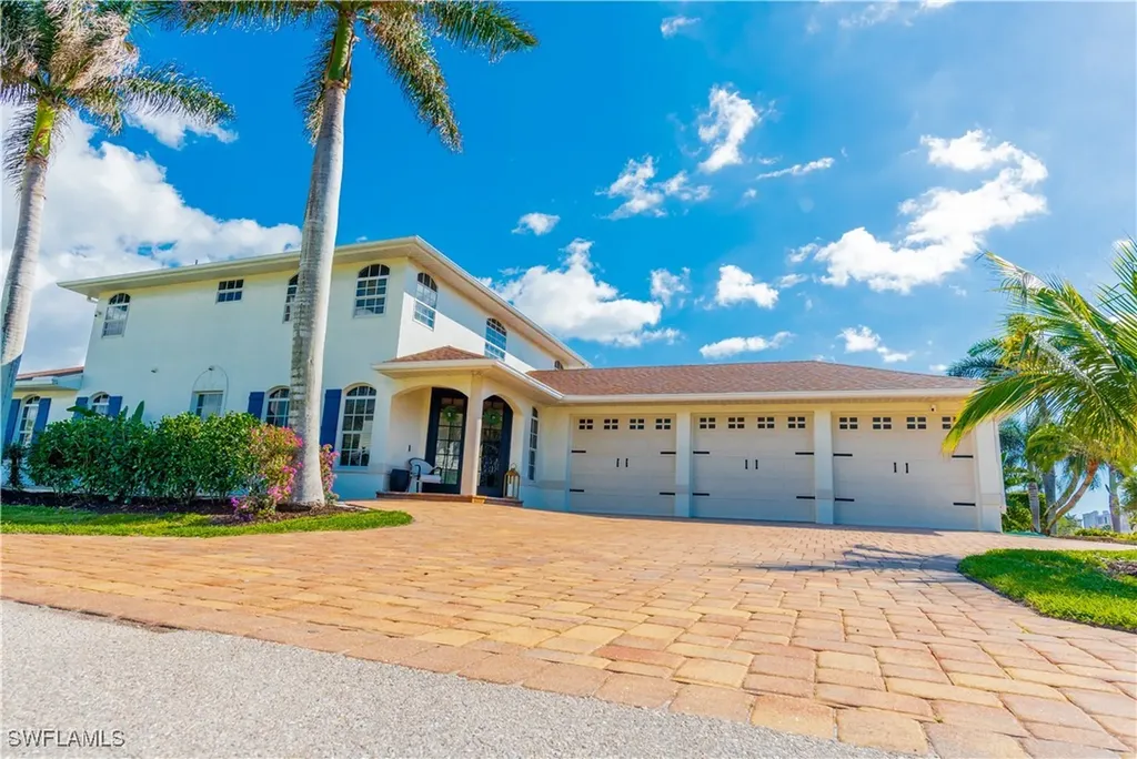 10082 Vanderbilt Drive Naples FL 34108