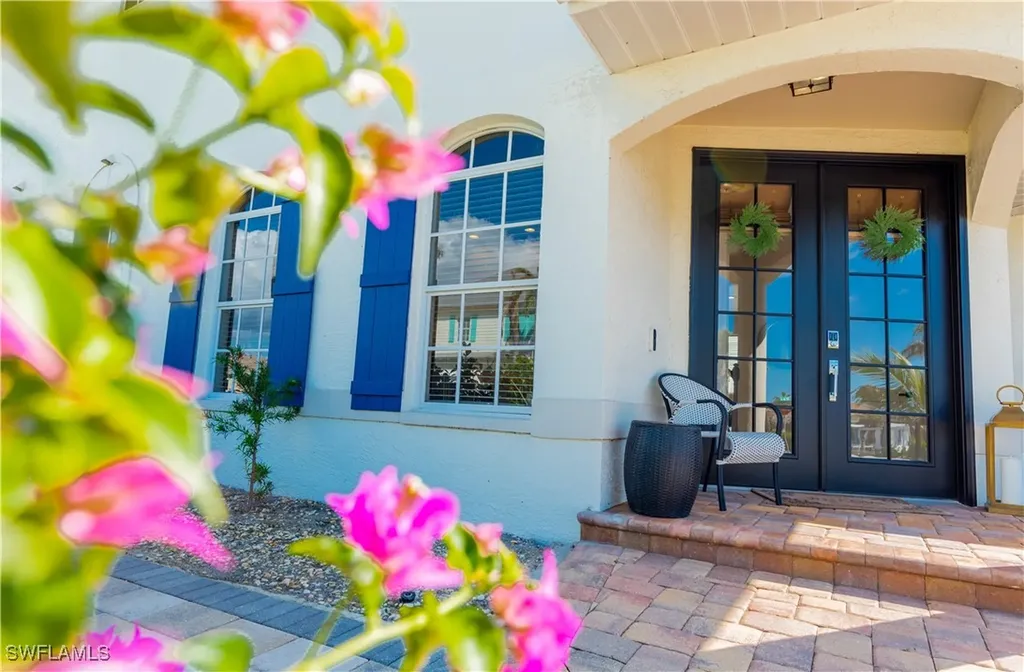 10082 Vanderbilt Drive Naples FL 34108