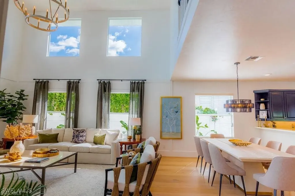 10082 Vanderbilt Drive Naples FL 34108