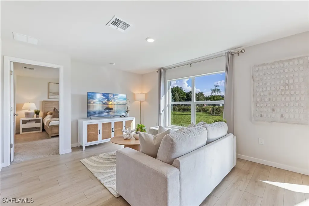 647 NW 29th Street Cape Coral FL 33993