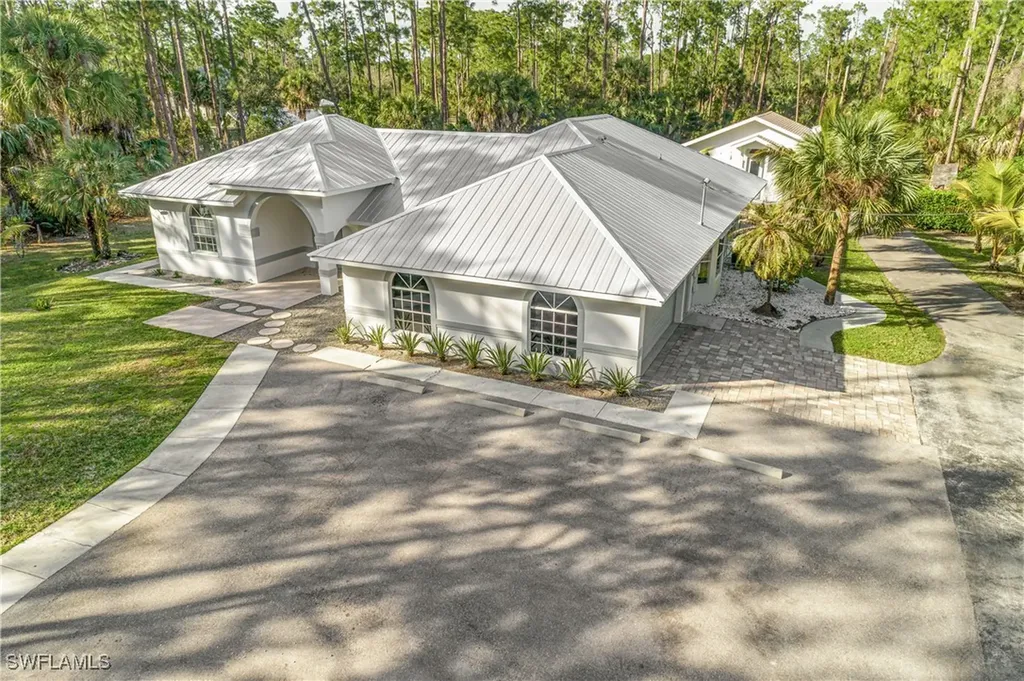 5099 Tallowood Way Naples FL 34116