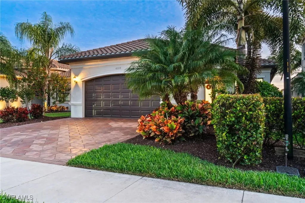 4318 Aurora Street Naples FL 34119