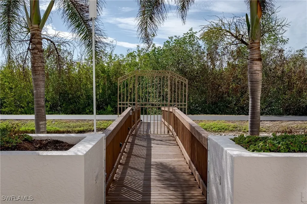 6849 Grenadier Boulevard Naples FL 34108